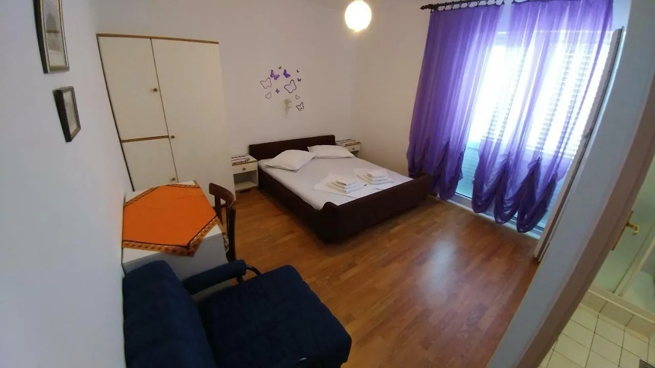 Apartments Dora Banjol 0*,