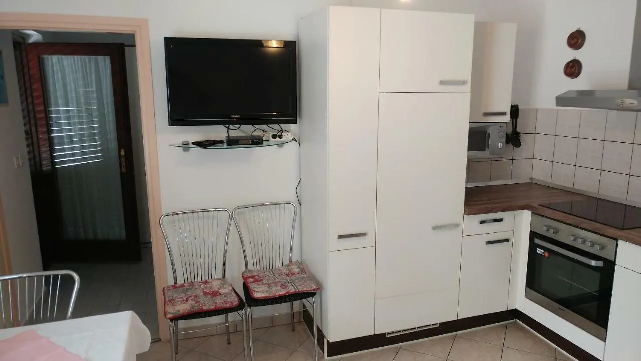 Apartments Dora Banjol 0*,  Croatia