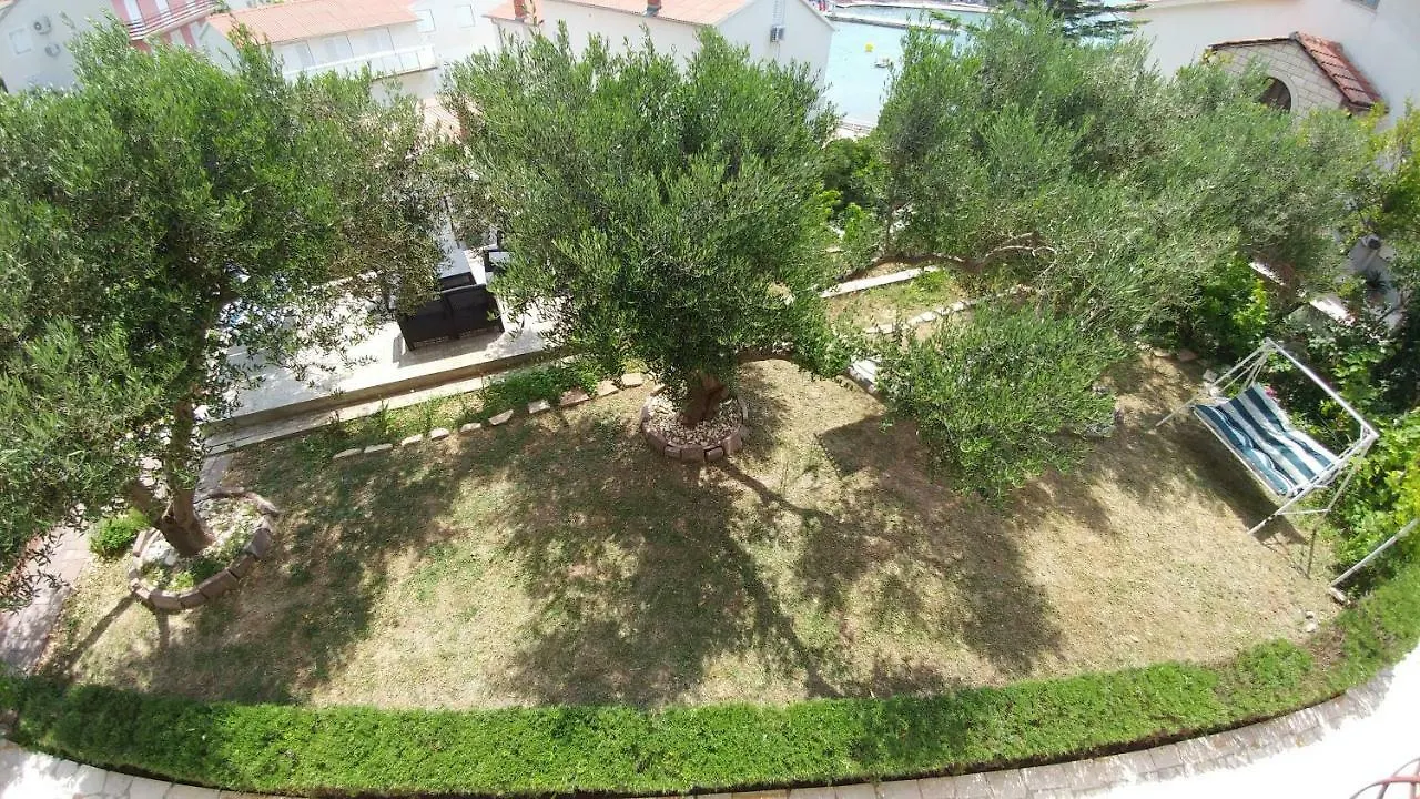 Apartments Dora Banjol