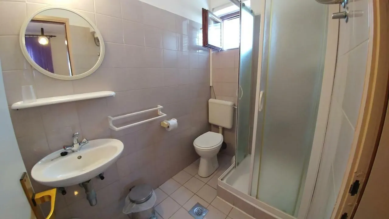 Apartments Dora Banjol Croatia