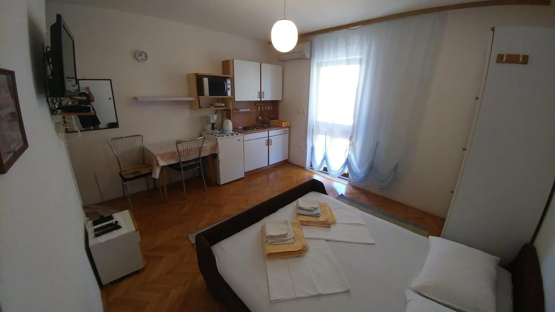 Apartments Dora Banjol 0*,