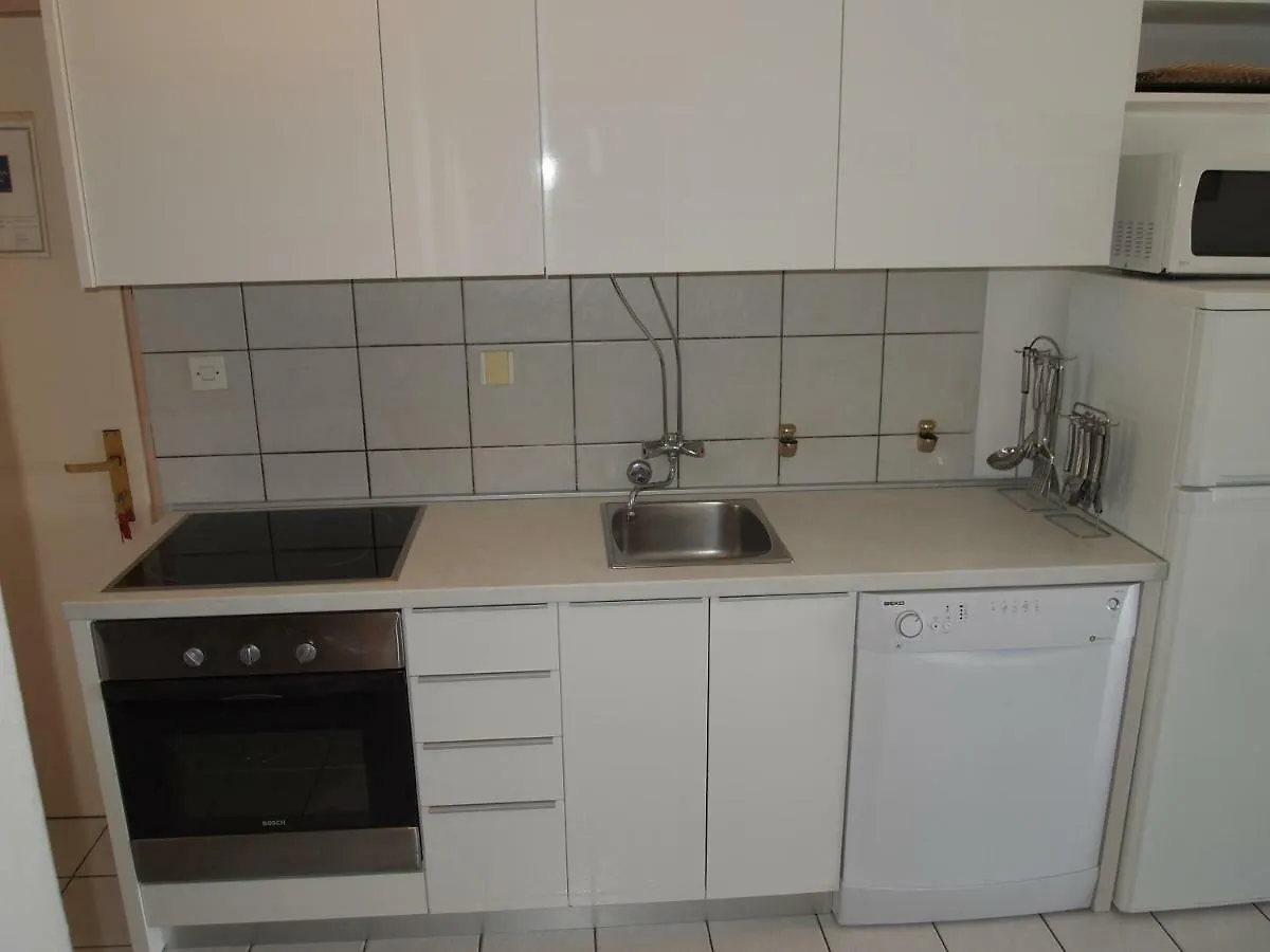 Apartments Dora Banjol 0*,  Croatia